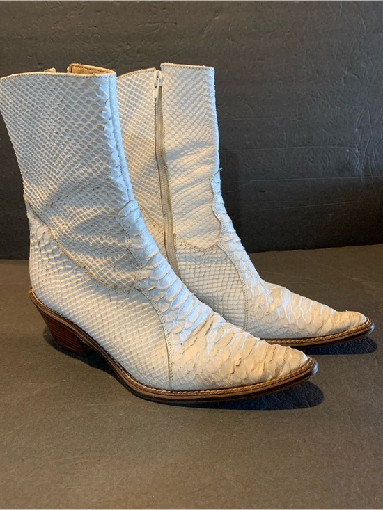 Unknown Shoes - White Snakeskin Leather Textured Western Mid Calf Boots Pointy Toe- Women 8